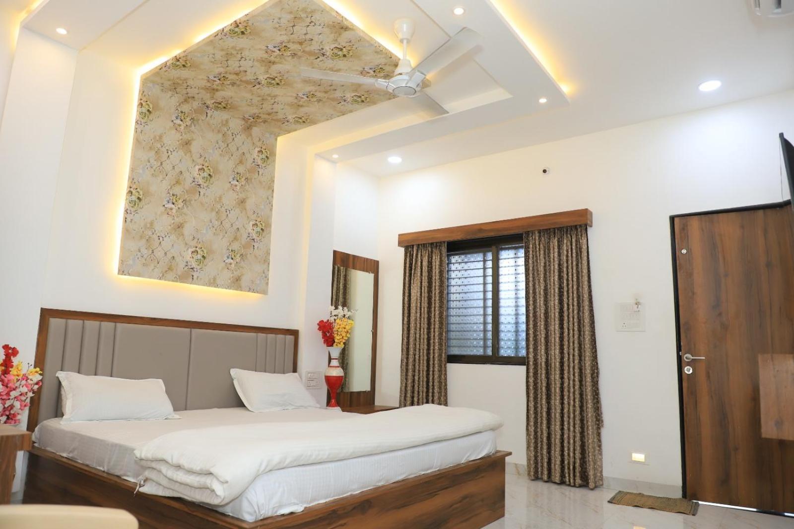 Shri Balaji Resort Ellora Bagian luar foto